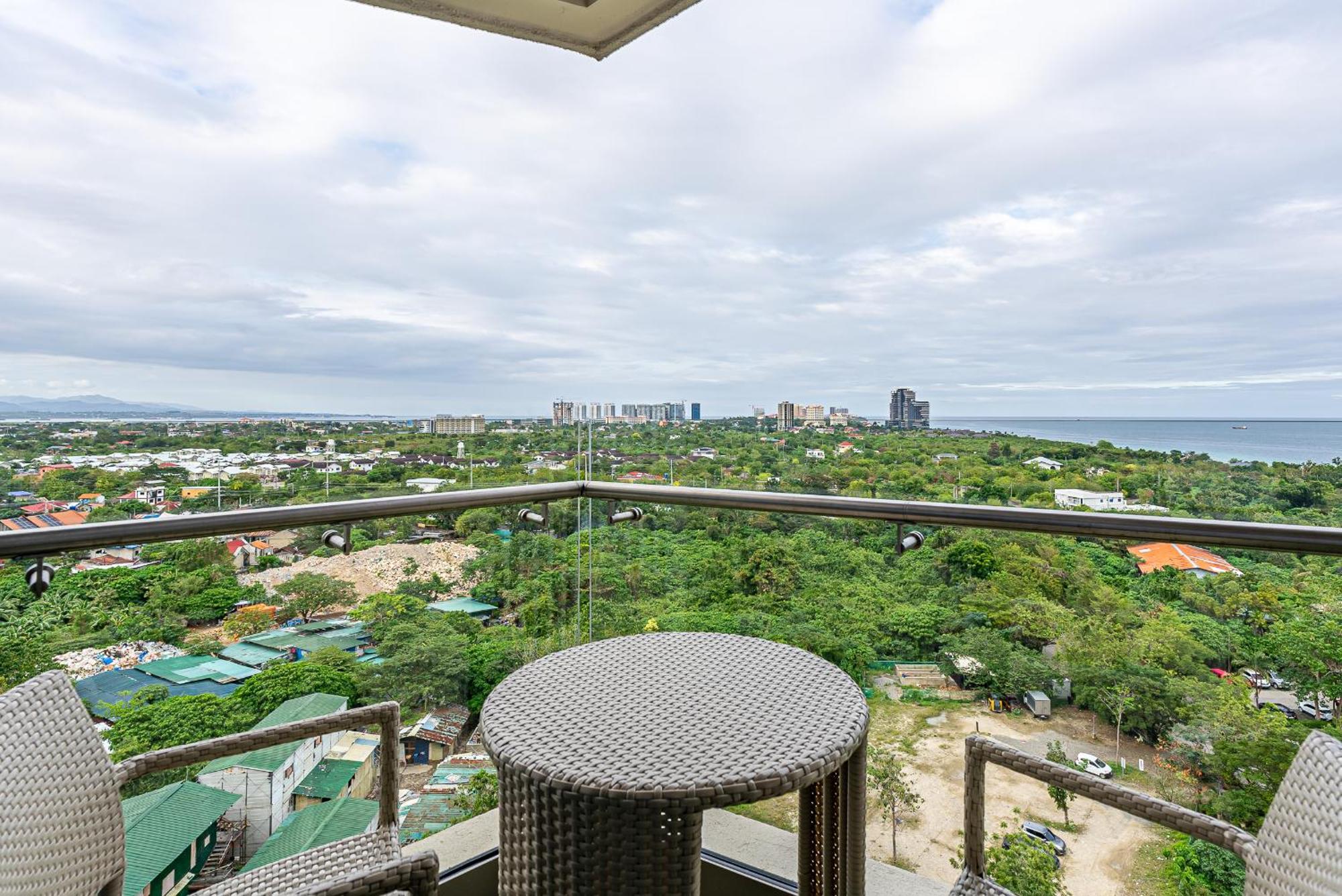 14Dc Tambuli Seaside Living Lägenhet Lapu-Lapu City Exteriör bild